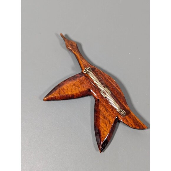 Vintage Brown Wood Carved Flying Goose Pin Brooch - Picture 3 of 5